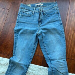 Levi's women's skinny 311